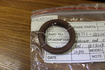 Сальник коленвала 38x52x8 9877.1-385208 ДЭС12000ЕМ : d37 D52 h8 Цвет коричневый