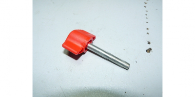 Ось рукоятки быстрой фиксации