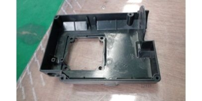 Крышка крепления конденсаторов