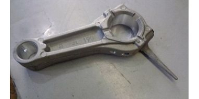 Шатун в сборе